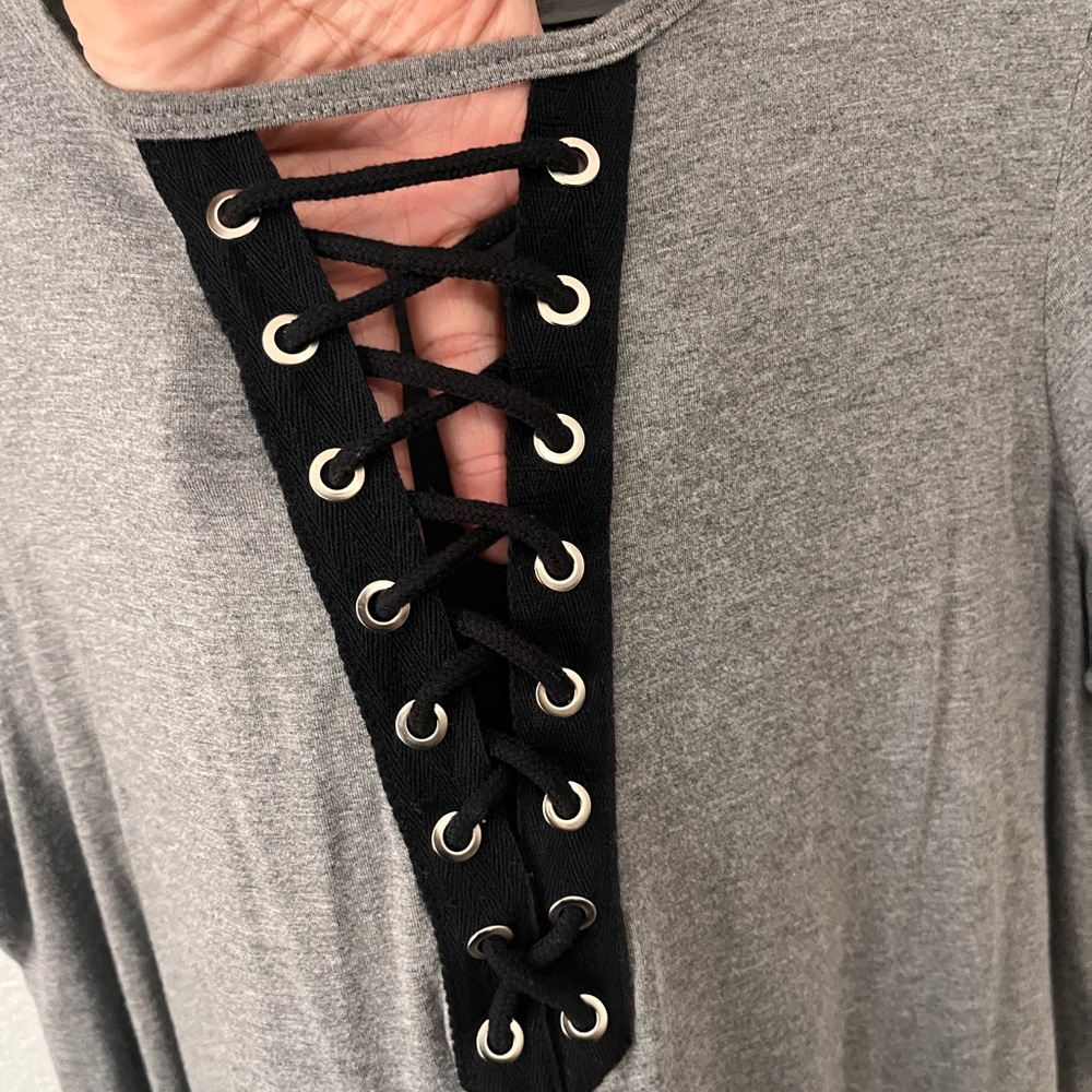 Torrid Deep V Lace Up Tee Size 2 Grey and Black - Picture 3 of 5